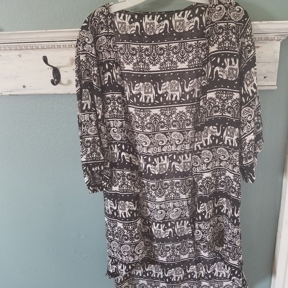 no name Jackets & Blazers - Adorable elephant & paisley print kimono
